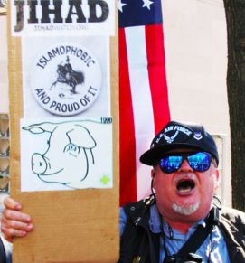 Поддръжник на ислямофобския Тръмп на митинга