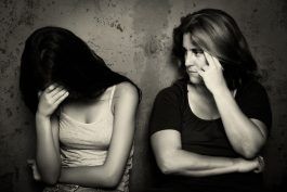 Zakaj se o duševnih težavah vašega otroka težko pogovarjate z drugimi starši