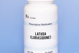 Кажете ми всичко, което трябва да знам за Latuda (Lurasidone)