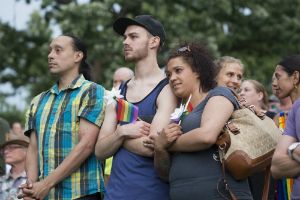 Selviytyminen surusta ja ahdistuksesta Orlandon ampumisen herätyksessä