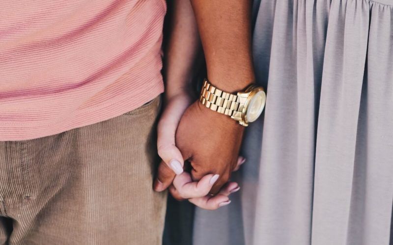5 cose che non dovresti chiedere in una relazione sana