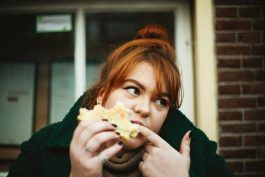 8 emocinės situacijos, sukeliančios persivalgymą