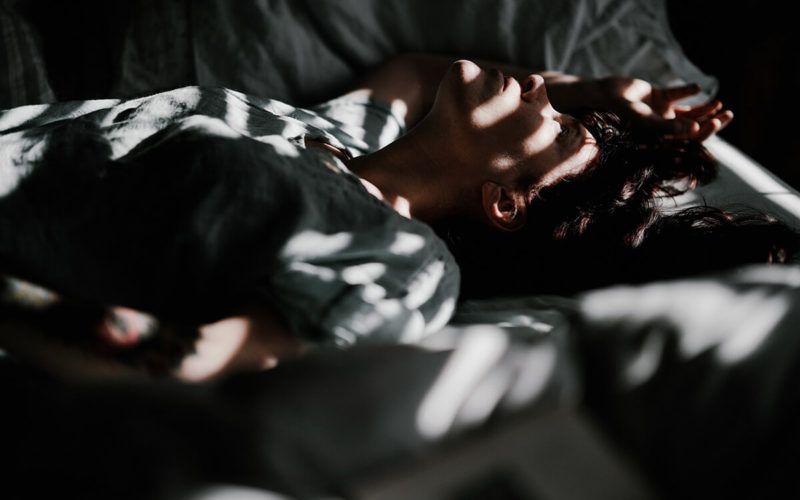 ‘Coronasomnia’: miega problēmas un bezmiegs koronavīrusa uzliesmojuma laikā