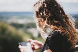 Sosiaalinen media ja nuoret: Kuinka sosiaalinen media vaikuttaa nuorten mielenterveyteen
